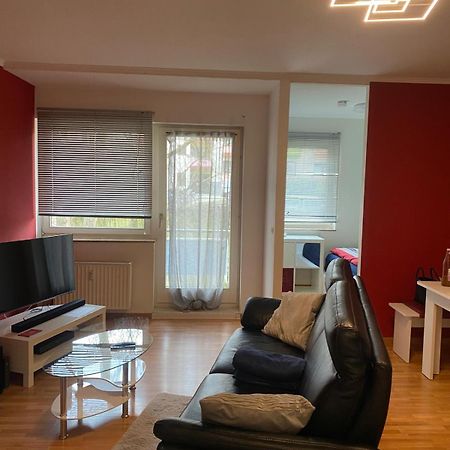 Zwei Zimmer Appartment Mit Balkon Und Stellplatz Voll Moebliert 特里尔 外观 照片