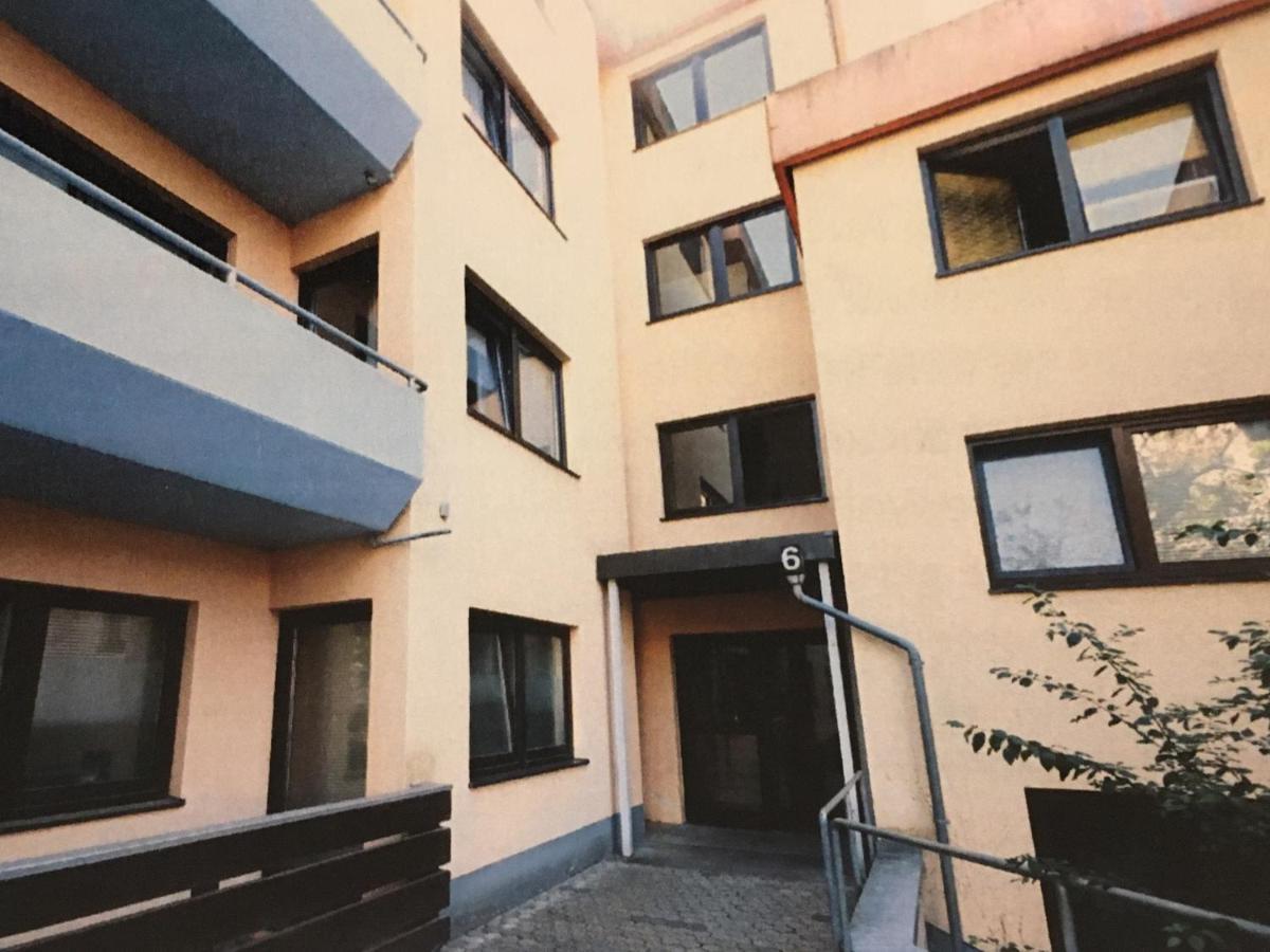 Zwei Zimmer Appartment Mit Balkon Und Stellplatz Voll Moebliert 特里尔 外观 照片